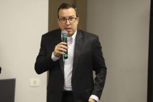 Imagem do nosso CFO, Daniel Venturini, que assinou a carta de princípios da Brasscom na ília