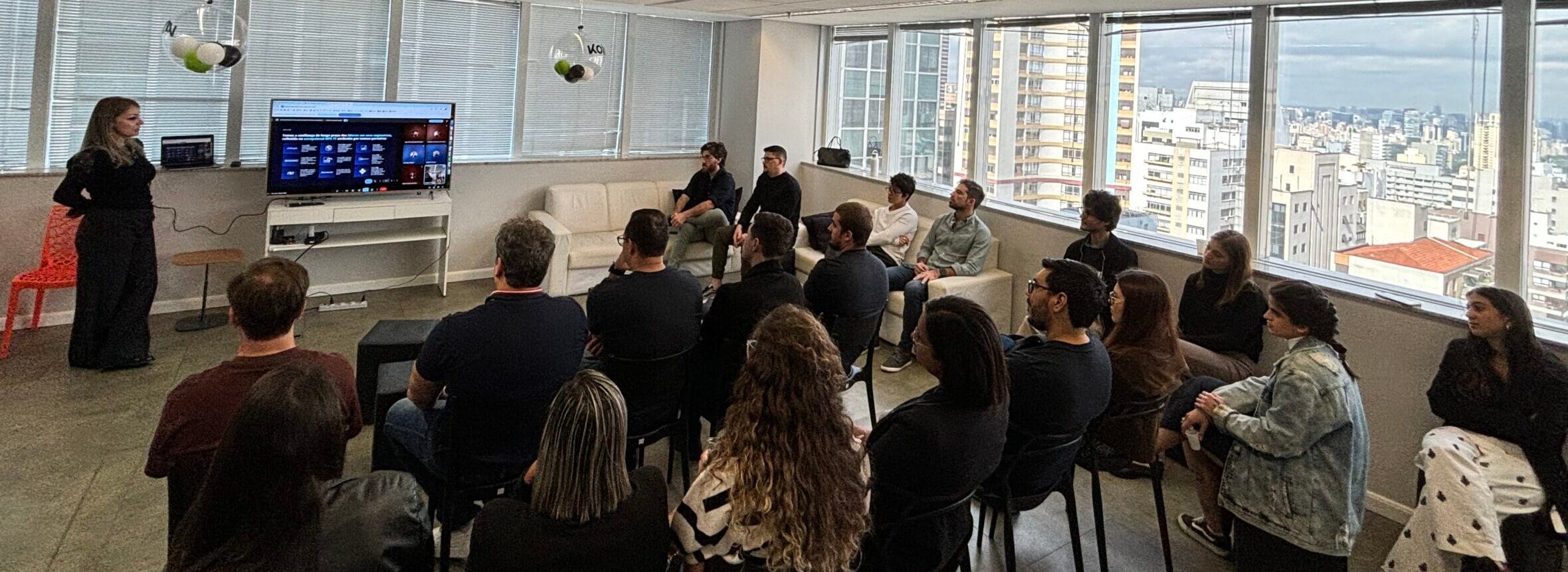 ília Day Koin: Acelerando a maturidade digital com design e tecnologia aplicada